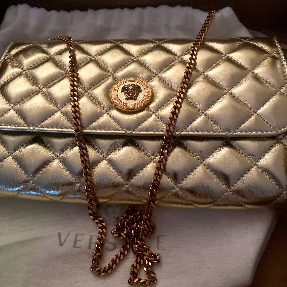 Versace - Picture 1 of 4